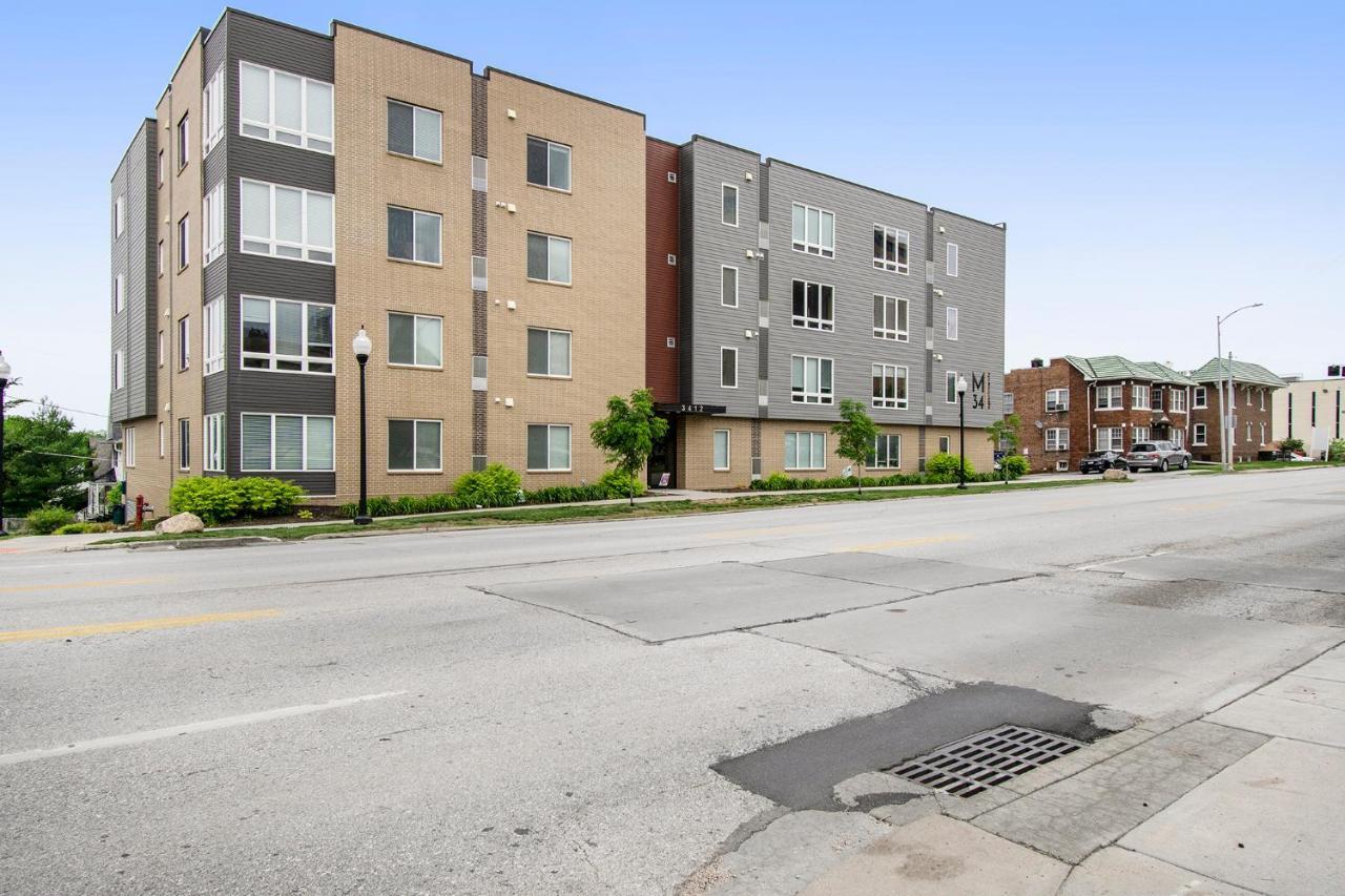 Stunning Midtown Oasis - King & Queen Beds! Apartment Omaha Exterior photo